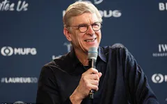 Arsene Wenger tiết lộ bí mật khó tin liên quan tới Manchester United