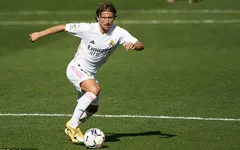 Luka Modric sẵn sàng giảm lương để ở lại Real Madrid