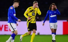Hertha Berlin 2-5 Dortmund: Haaland lập poker, Moukoko đi vào lịch sử