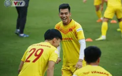 ẢNH: ĐT Việt Nam cười "thả ga" trong buổi tập thứ 5