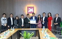 Tập đoàn Novaland trao tặng 1 tỷ đồng cho chương trình "Cặp lá yêu thương"