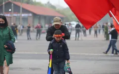 Ảnh: Cổ động viên hâm nóng bầu không khí trước trận giao hữu ĐTQG Việt Nam - U22 Việt Nam