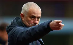 Jose Mourinho "đòi" tước danh hiệu Premier League của Man City