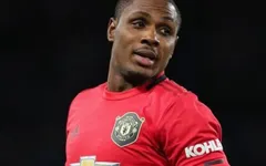 Vào sân vài phút chiếu lệ, tân binh Man Utd lập kỷ lục ở Ngoại hạng Anh