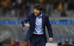 HLV Shin Tae Yong chê cầu thủ Indonesia đá bóng không bằng... học sinh