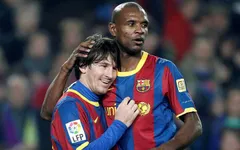 Messi nổi giận, Abidal sắp bị sa thải