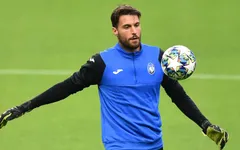 Thêm một đội bóng Serie A đau đầu vì COVID-19 “hỏi thăm”