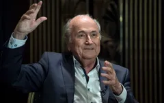 Đình chỉ vụ điều tra liên quan tới bản quyền truyền hình của Sepp Blatter