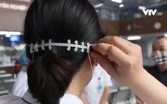 Móc đeo khẩu trang dành tặng các y, bác sĩ chống dịch COVID-19