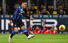Barcelona gặp thử thách lớn trong thương vụ "truyền nhân Luis Suarez"