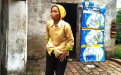 Người mẹ đơn thân lủi thủi cùng con trong căn nhà cũ tồi tàn