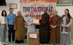 San sẻ khó khăn với Trung tâm Từ thiện Xã hội Phật Quang