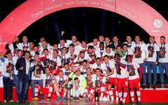 5 cầu thủ Sao đỏ Belgrade dương tính COVID-19, bóng đá Serbia chao đảo