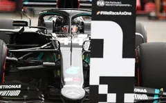 Lewis Hamilton có lần thứ 90 trong sự nghiệp giành pole