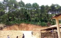 Người dân tặng đất, nhà trường vẫn không có kinh phí để xây dựng