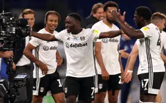 Đánh bại Cardiff ở lượt đi, Fulham đặt một chân vào trận đấu đắt đỏ nhất thế giới