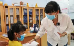 NSƯT Mỹ Uyên san sẻ yêu thương với bệnh nhi khó khăn