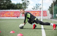 Thủ môn CLB Znamya Truda FC tại Nga bị sét đánh khi đang tập luyện