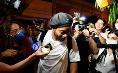 Ronaldinho được trả tự do sau 5 tháng ngồi tù