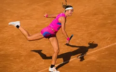 Victoria Azarenka vào vòng 2 đơn nữ giải quần vợt Italia mở rộng 2020