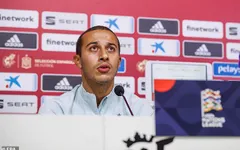 Thiago Alcantara phủ nhận việc muốn rời Bayern Munich