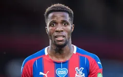 Crystal Palace cố gắng giữ Wilfried Zaha