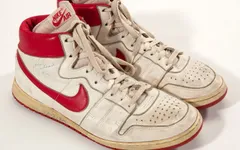 Đôi giày cũ của Michael Jordan được rao bán