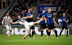 Inter Milan chia điểm trước Juventus trong trận Derby d’Italia
