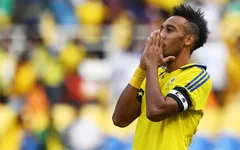 Aubameyang chấn thương khi lên tuyển, nguy cơ vắng mặt trong trận gặp Liverpool