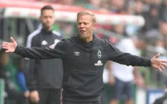 HLV Werder Bremen từ chức trước cáo buộc làm giả chứng nhận tiêm vaccine