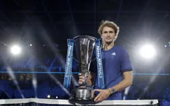 Thắng thuyết phục Medvedev, Alexander Zverev lần thứ 2 đăng quang ATP Finals