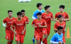 ĐT Việt Nam hứng khởi tập luyện trong ngày HLV trưởng Park Hang-seo trở lại