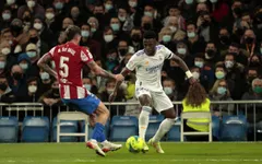 Vòng 17 La Liga | Thắng dễ Atletico, Real Madrid củng cố ngôi đầu
