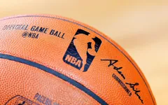 NBA đề xuất tiêm thêm 1 liều vaccine nữa cho các cầu thủ