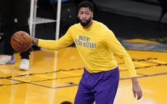 Los Angeles Lakers lo ngại tình trạng của Anthony Davis