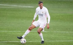 Real Madrid ra tối hậu thư cho Raphael Varane