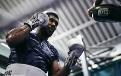 Anthony Joshua bắt đầu tập luyện với cường độ cao