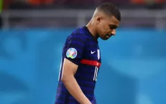 ĐT Pháp bị loại cay đắng, HLV Deschamps đau đớn, Mbappe nói lời xin lỗi