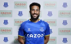 Everton chính thức ra mắt tiền vệ Andros Townsend
