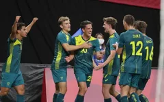 Olympic Australia tạo bất ngờ trước đàn em của Messi