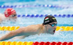 Kình ngư người Hungary phá kỷ lục Olympic tồn tại 13 năm của Michael Phelps