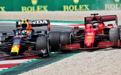 Sergio Perez xin lỗi Charles Leclerc sau GP Áo