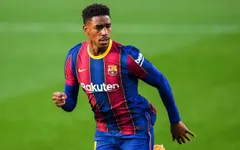 Barcelona chấp nhận bán lỗ Junior Firpo