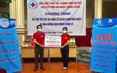 Trao tặng 10.000 túi hàng gia đình hỗ trợ người bị ảnh hưởng bởi dịch bệnh trên địa bàn thành phố Hà Nội