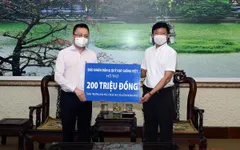 Báo Nhân Dân trao 200 triệu đồng hỗ trợ sinh viên bị ảnh hưởng dịch bệnh COVID-19