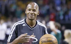Ray Allen trở lại với bóng rổ