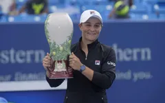 Ashleigh Barty vô địch Cincinnati mở rộng 2021