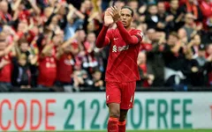 Virgil van Dijk sẽ được Liverpool "bảo vệ" trong mùa giải này