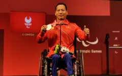 Lê Văn Công giành HCB Paralympic Tokyo 2020 nội dung cử tạ hạng cân dưới 49kg