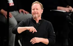 Milwaukee Bucks gia hạn hợp đồng với HLV Mike Budenholzer